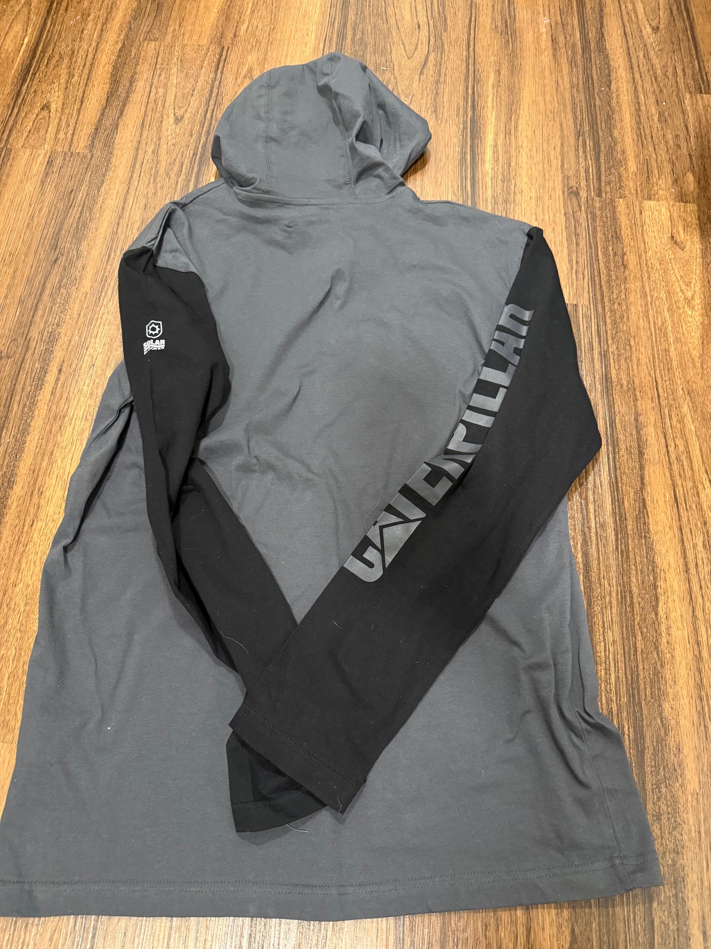 Caterpillar Men's Hooded Banner Long Shirts with UPF 50 Protection (size L)
