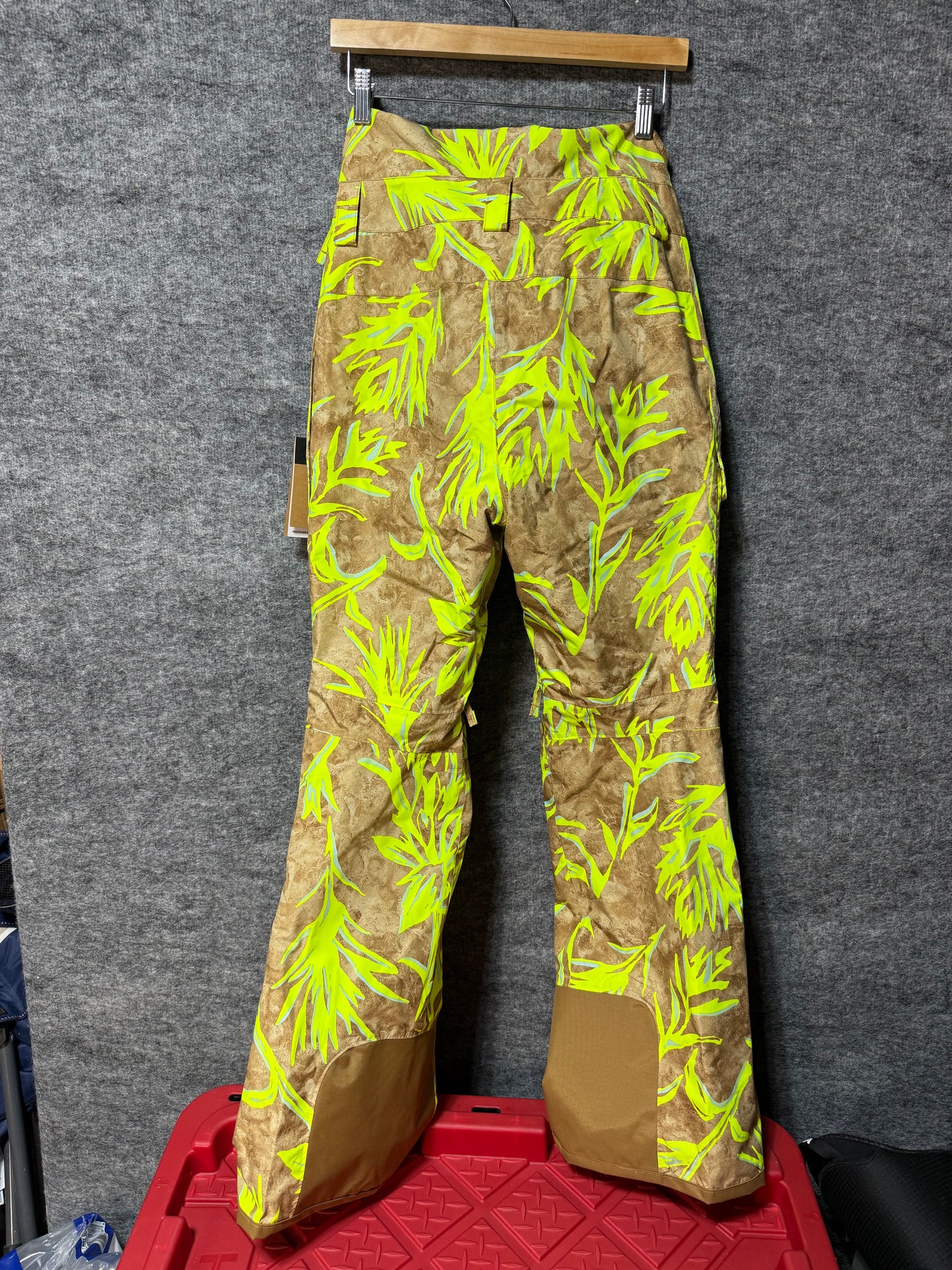 The North Face Women’s Freedom Insulated Bib Snow Pants – Size Small – New