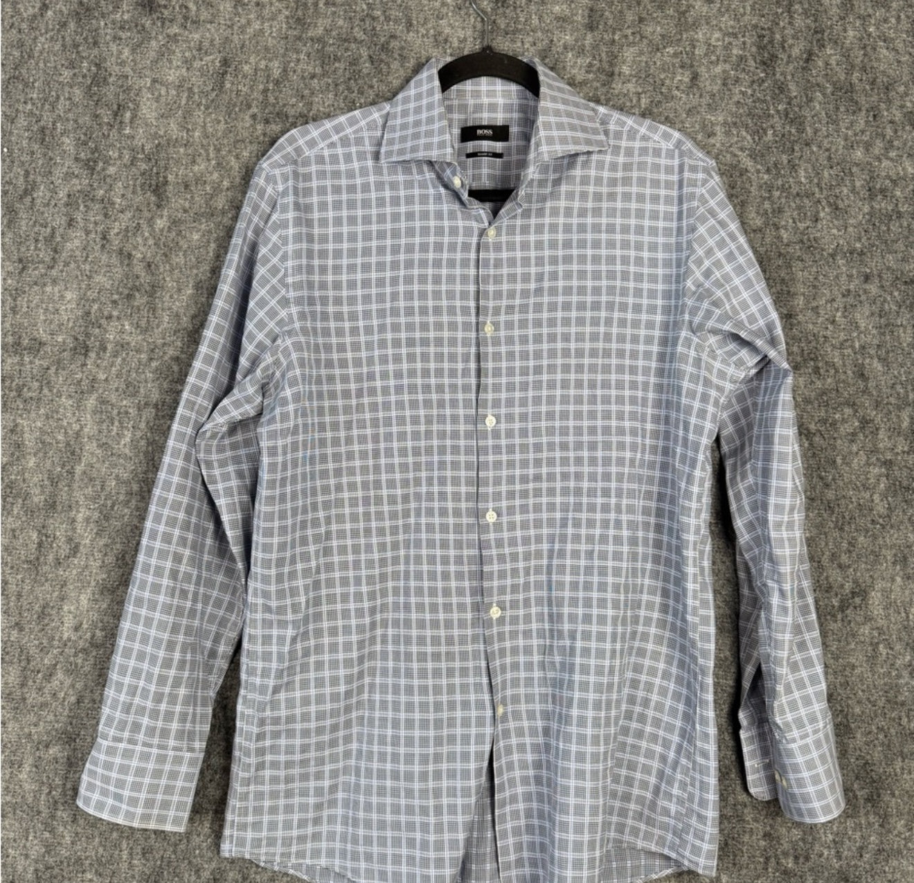 BOSS Men’s Sharp Fit Dress Shirt 15.5 32/33 Blue Check Pattern. Size M