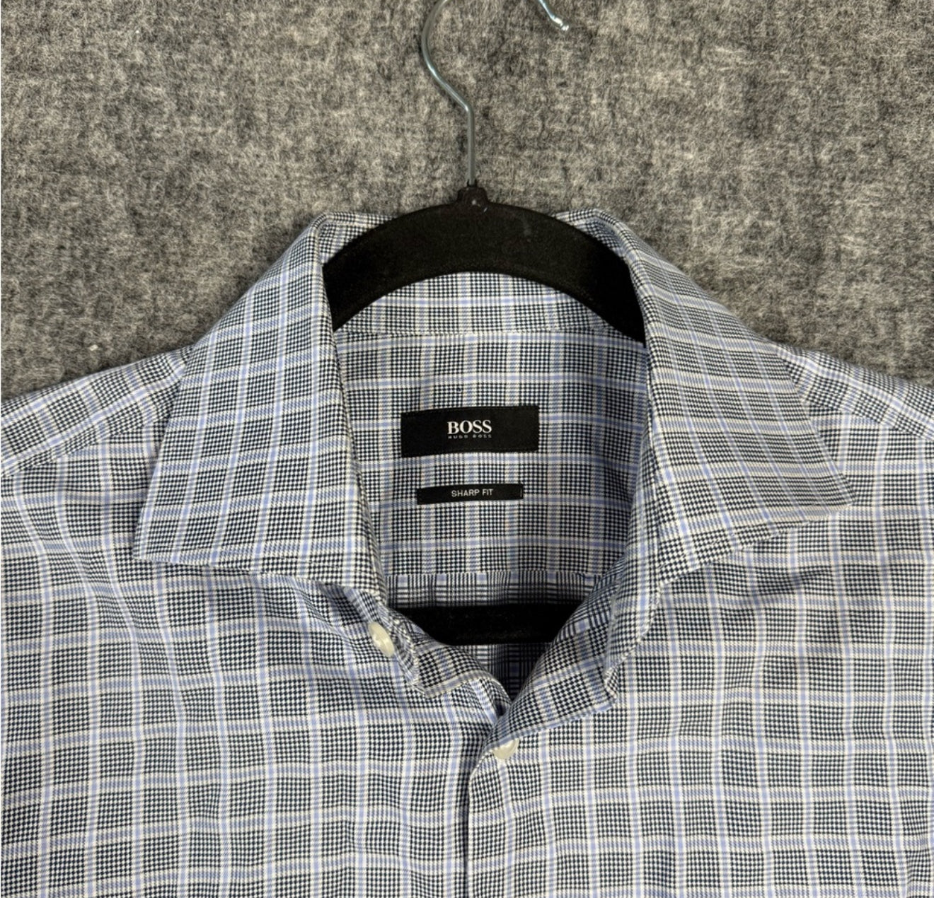 BOSS Men’s Sharp Fit Dress Shirt 15.5 32/33 Blue Check Pattern. Size M