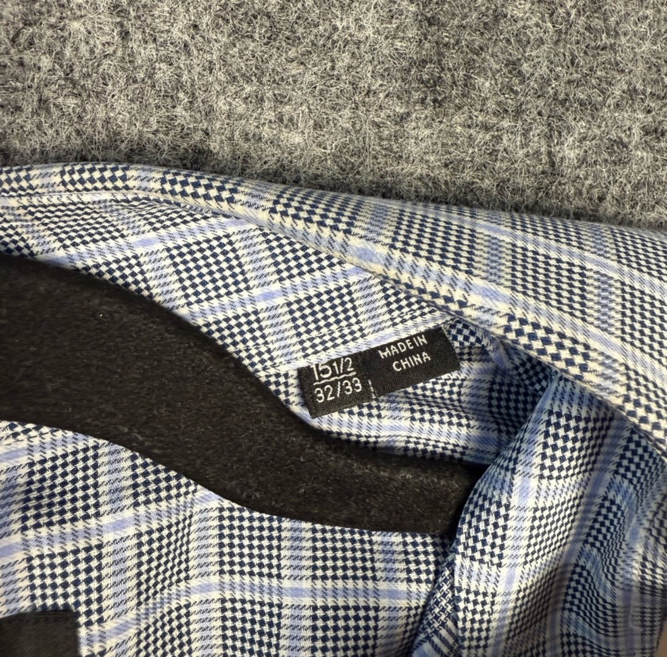 BOSS Men’s Sharp Fit Dress Shirt 15.5 32/33 Blue Check Pattern. Size M